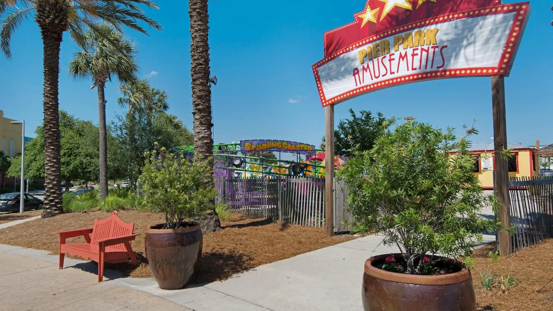 Pet Friendly Beach House All New Tastefully Remodeled W Golf Cart Included! パナマシティービーチ 別荘